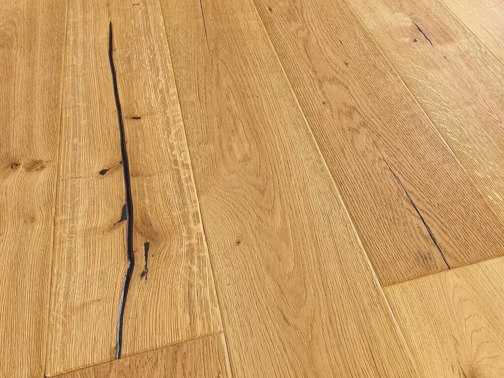 Evolve Engineered Oak Flooring, Natural, Distressed & Oiled, 220x4x15 mm
