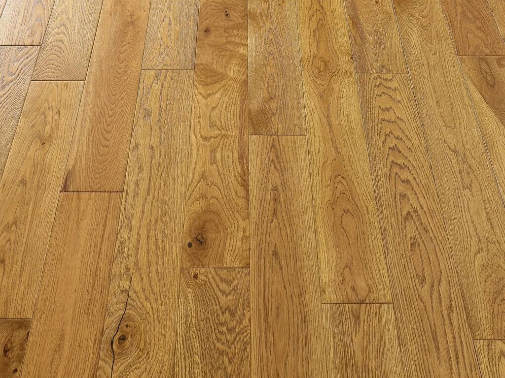 Evolve Engineered Oak Flooring, Golden, Brushed & Lacquered, 125x3x14 Mm