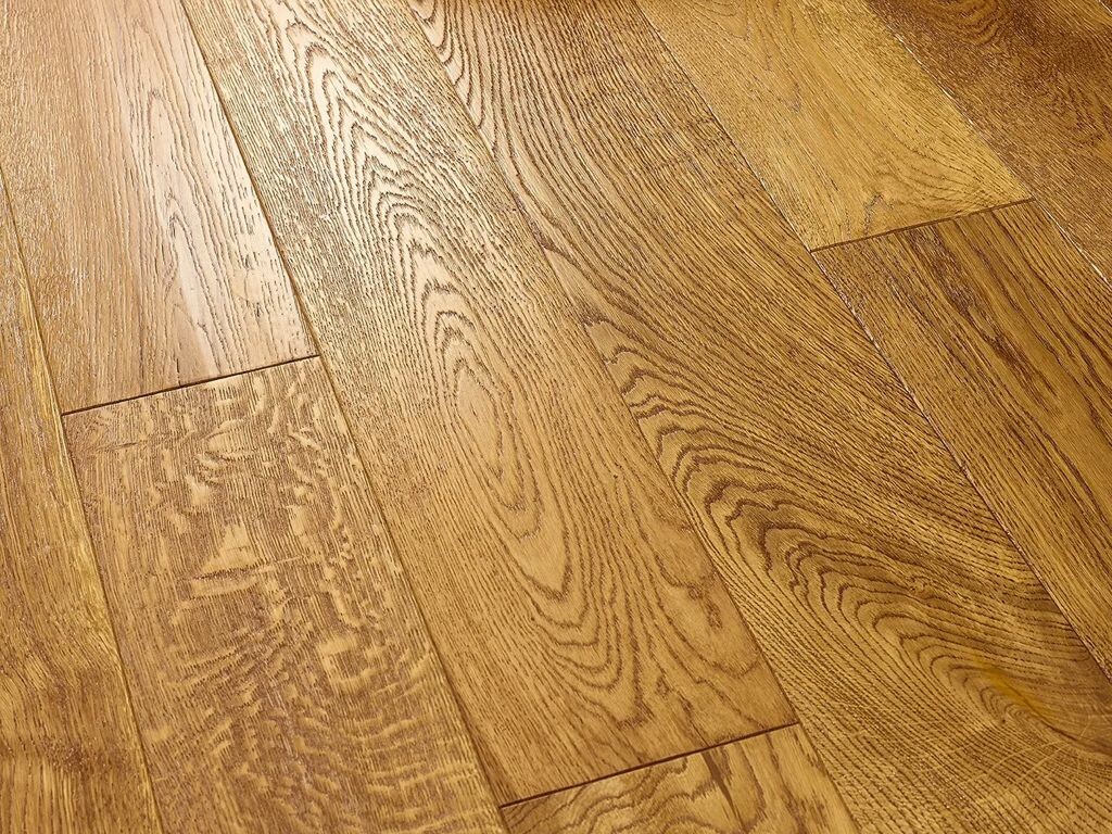 Evolve Engineered Oak Flooring, Golden, Handscraped, Brushed & Lacquered, 180x6x20 Mm