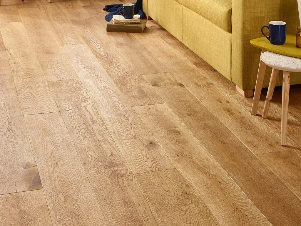 Evolve Engineered Oak Flooring, Deep Brushed & Lacquered, 180x6x20 mm