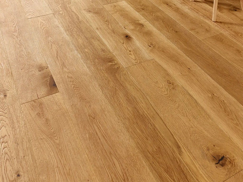 Evolve Engineered Oak Flooring, Deep Brushed & Lacquered, 180x6x20 mm
