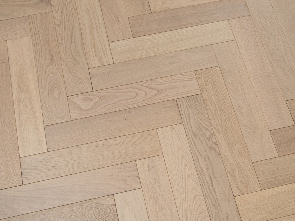 Timbercraft Herringbone Engineered Oak Parquet Flooring, Invisible, Lacquered, Prime 90x450x14 Mm