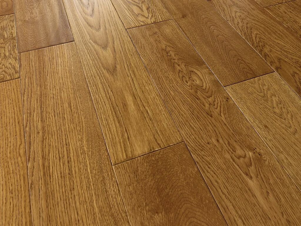 Evolve Engineered Oak Flooring, Golden, Handscraped & Lacquered, 150x5x18 Mm