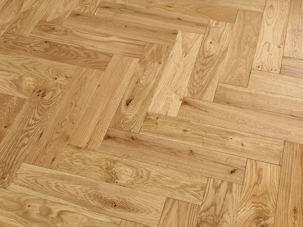 Evolve Herringbone Engineered Oak Parquet Flooring, Natural, Brushed & Lacquered, 90x4x400 mm