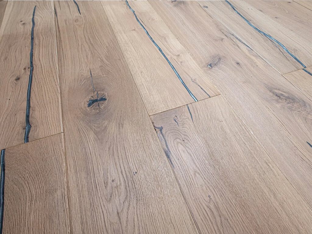 Evolve Engineered Oak Flooring, Smoked, White, Distressed & Oiled, 220x4x15 mm