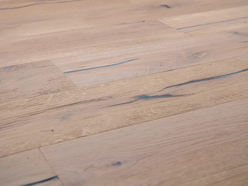 Evolve Engineered Oak Flooring, Smoked, White, Distressed & Oiled, 220x4x15 mm