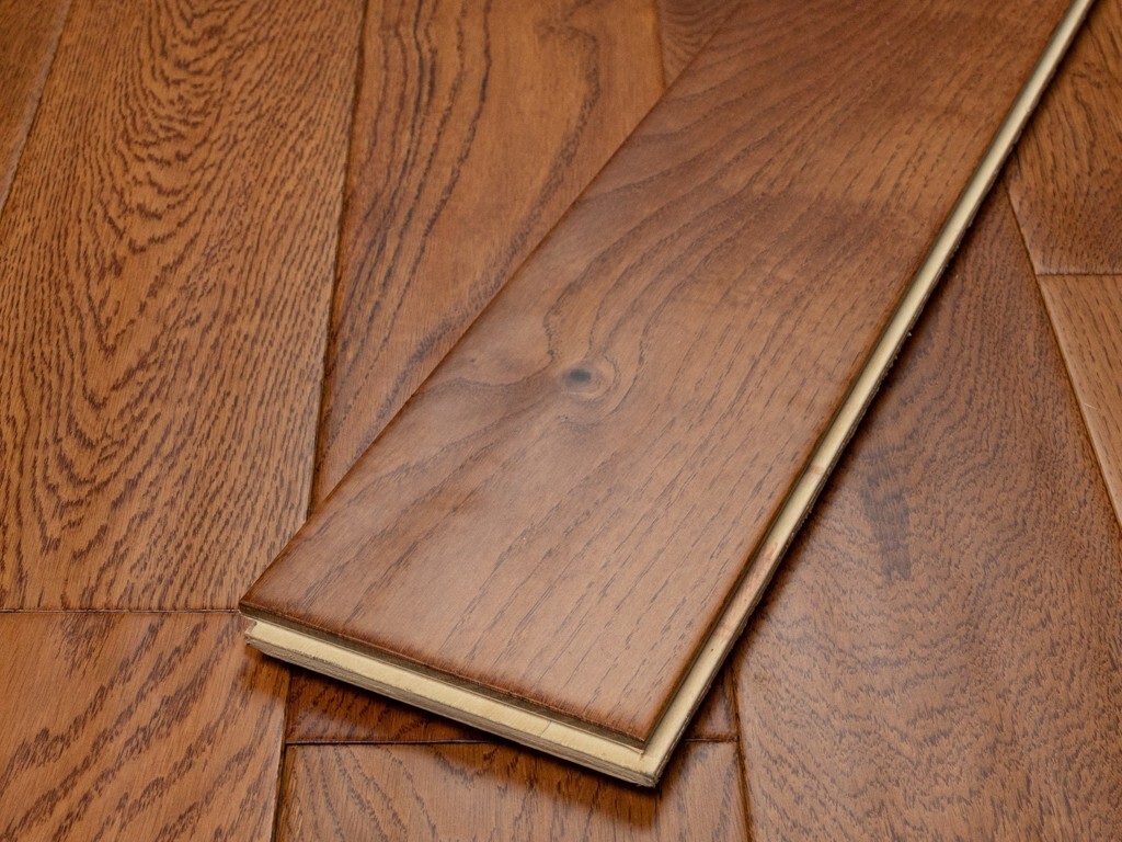 Timberlay Engineered Oak Wood Flooring, Golden, Handscraped, 125x5x18 Mm