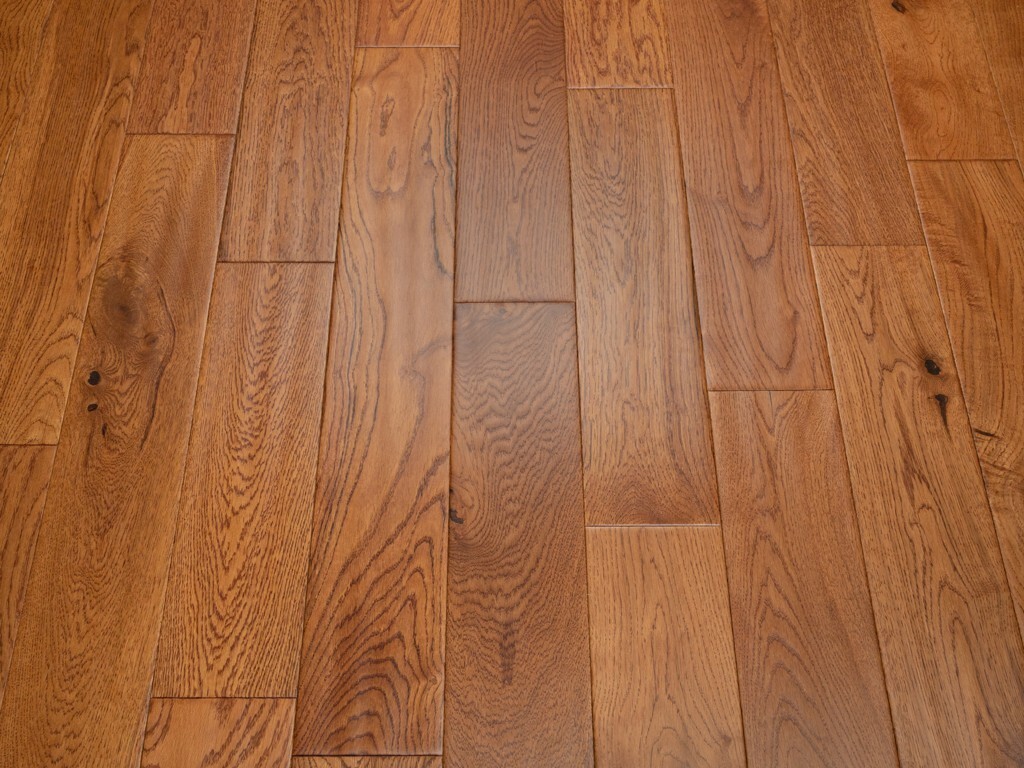 Timberlay Engineered Oak Wood Flooring, Golden, Handscraped, 125x5x18 Mm