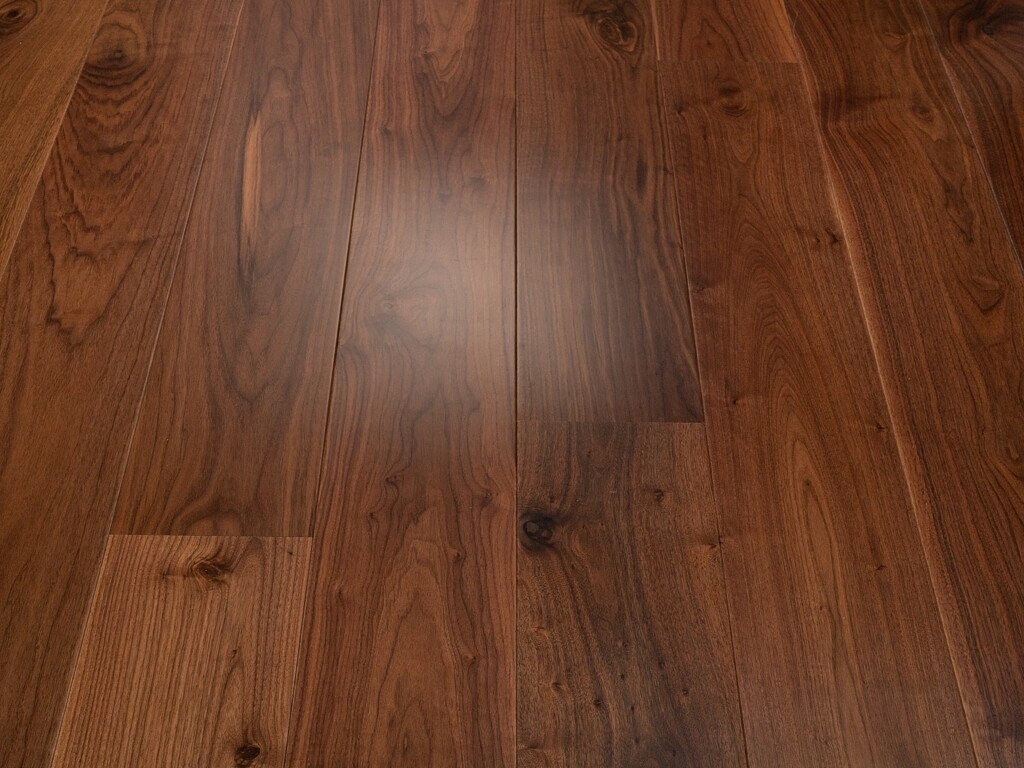 Timberlay Engineered Walnut Wood Flooring, Lacquered, 190x4x20 Mm