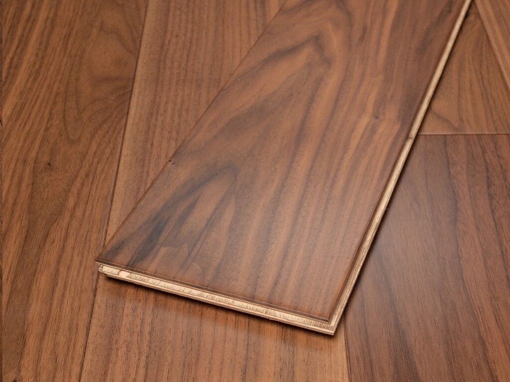 Timberlay Engineered Walnut Wood Flooring, Lacquered, 150x3x14 Mm
