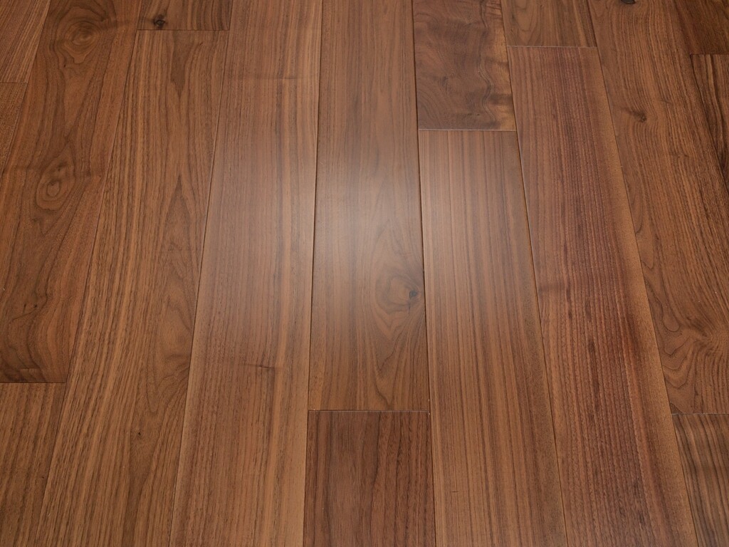 Timberlay Engineered Walnut Wood Flooring, Lacquered, 150x3x14 Mm